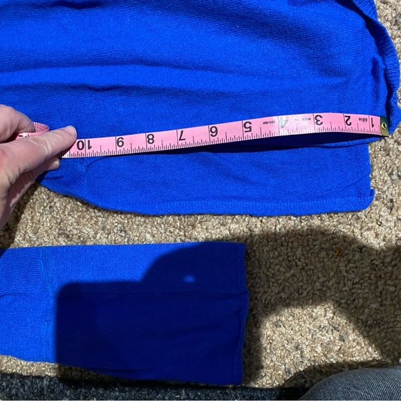 Chelsea and Theodore cashmere long line sweater. Size medium. Royal blue. - Picture 7 of 10